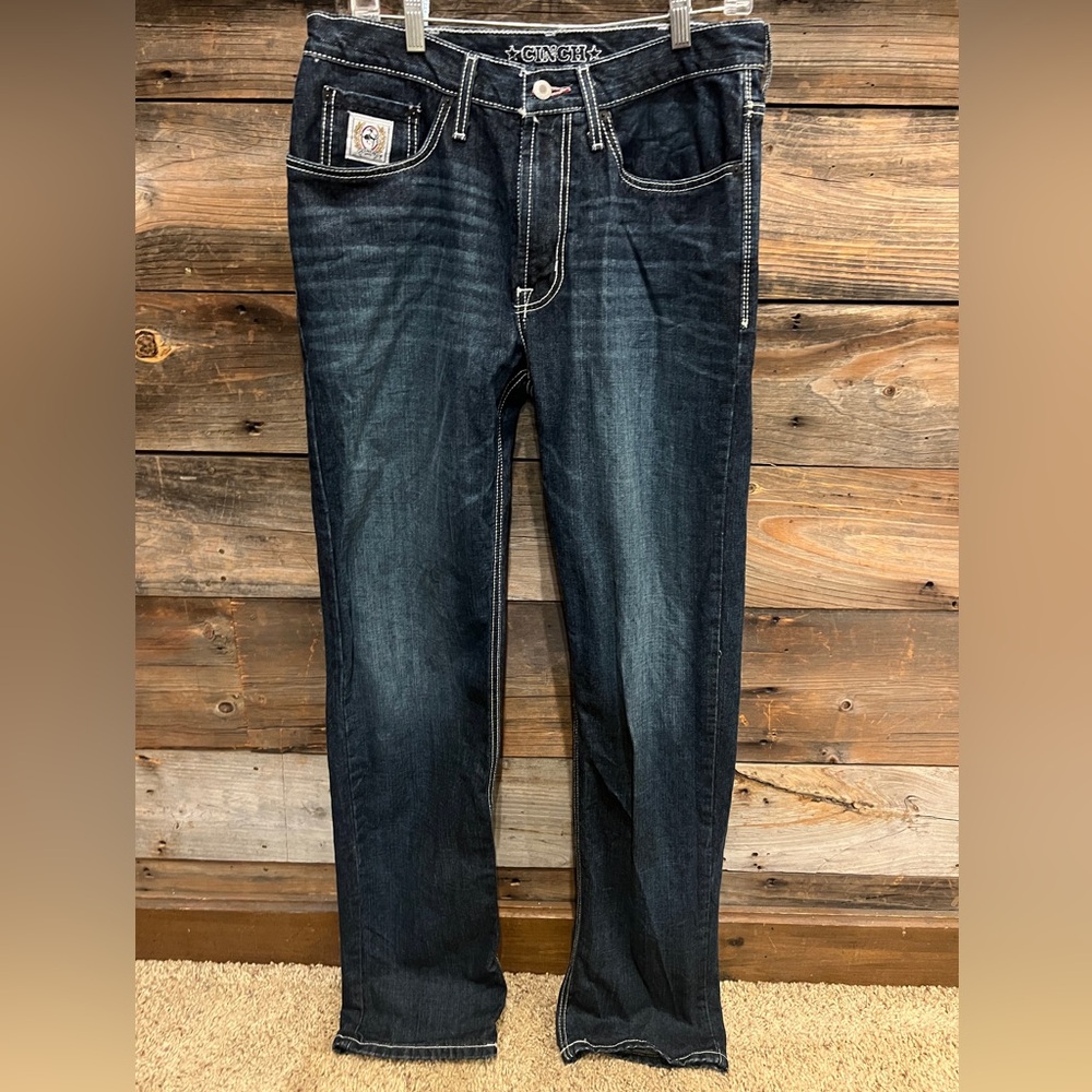 Men’s Cinch White Label jeans in 32x38, near NEW!!!